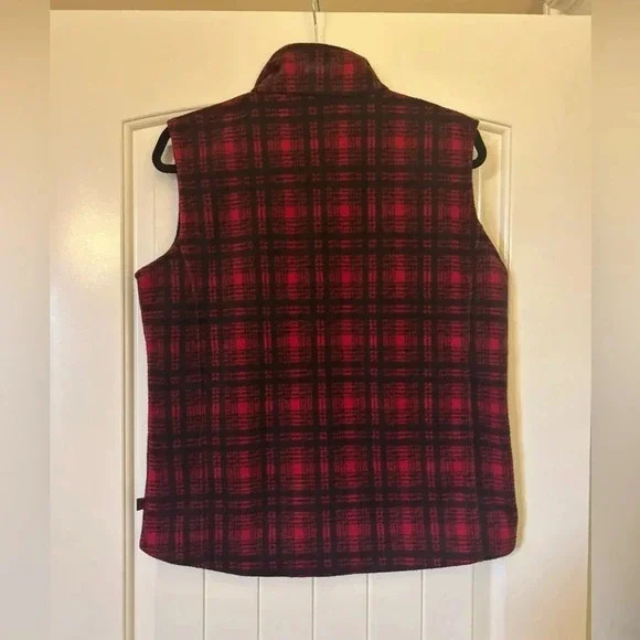 Cabincore Vintage Woolrich Red/Black Plaid Vest. Old Money. Academia. Gorpcore - Picture 5 of 9